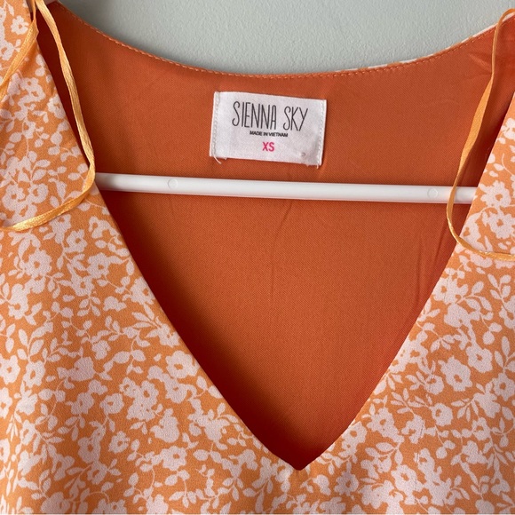 Dress - Picture 6 of 6